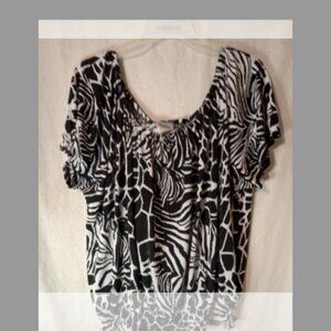 City Fusion Woman's Short Sleeve Blouse 2X Black / White Print